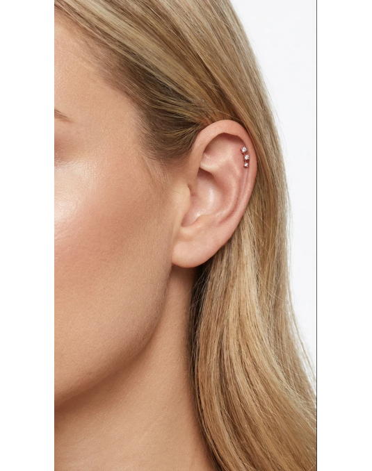 Balto aukso helix piercing auskaras Žvaigždžių takas su trimis cirkoniais ausyje | Aukseja.lt