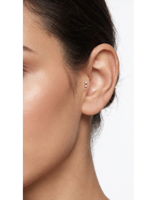 Balto aukso helix piercing auskaras Žvaigždžių takas su trimis cirkoniais ausyje | Aukseja.lt