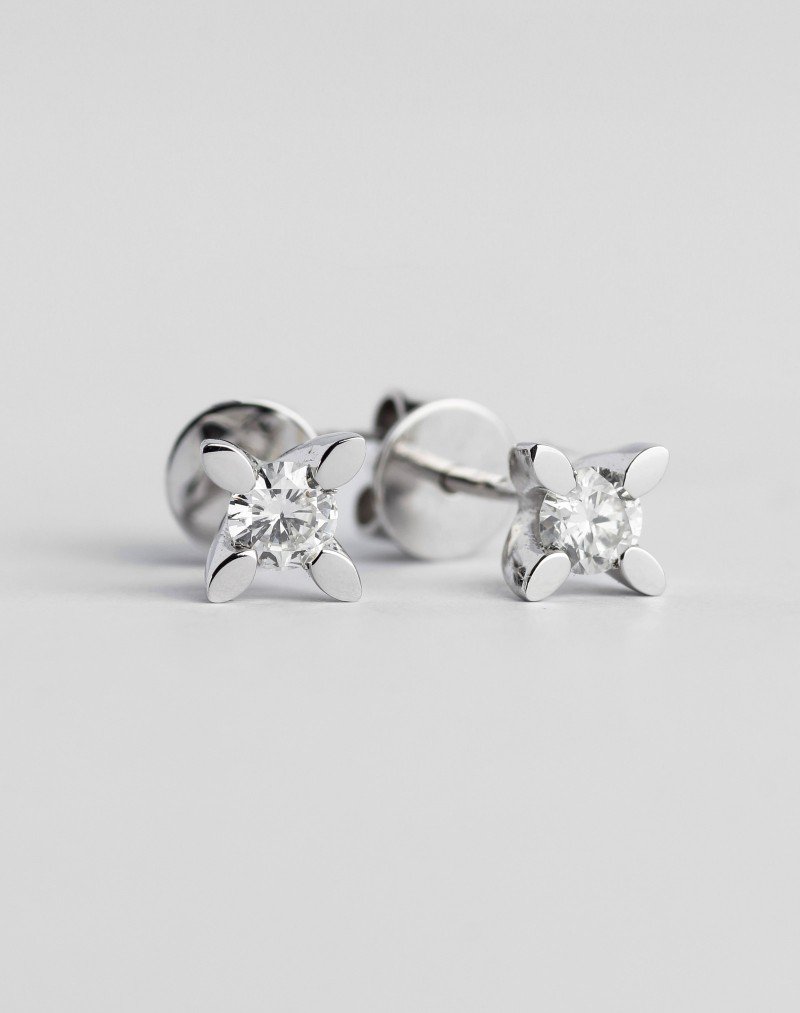 Balto aukso auksarai su deimantais - Akutės. Baltas auksas, praba 585 | Aukseja.lt